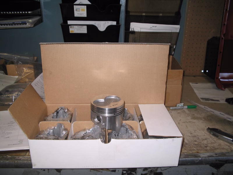 RB51120 Cast Replacement Pistons With Pins for Cadillac 472 and 500 Engines